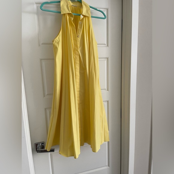 Elie Tahari Dresses & Skirts - Elie Tahari Yellow Pleated A-line dress
